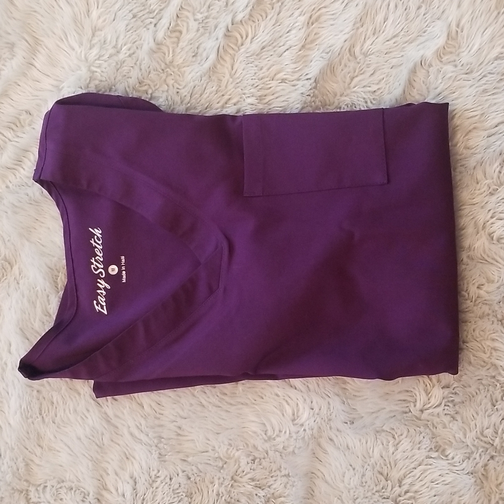 Scrubs top